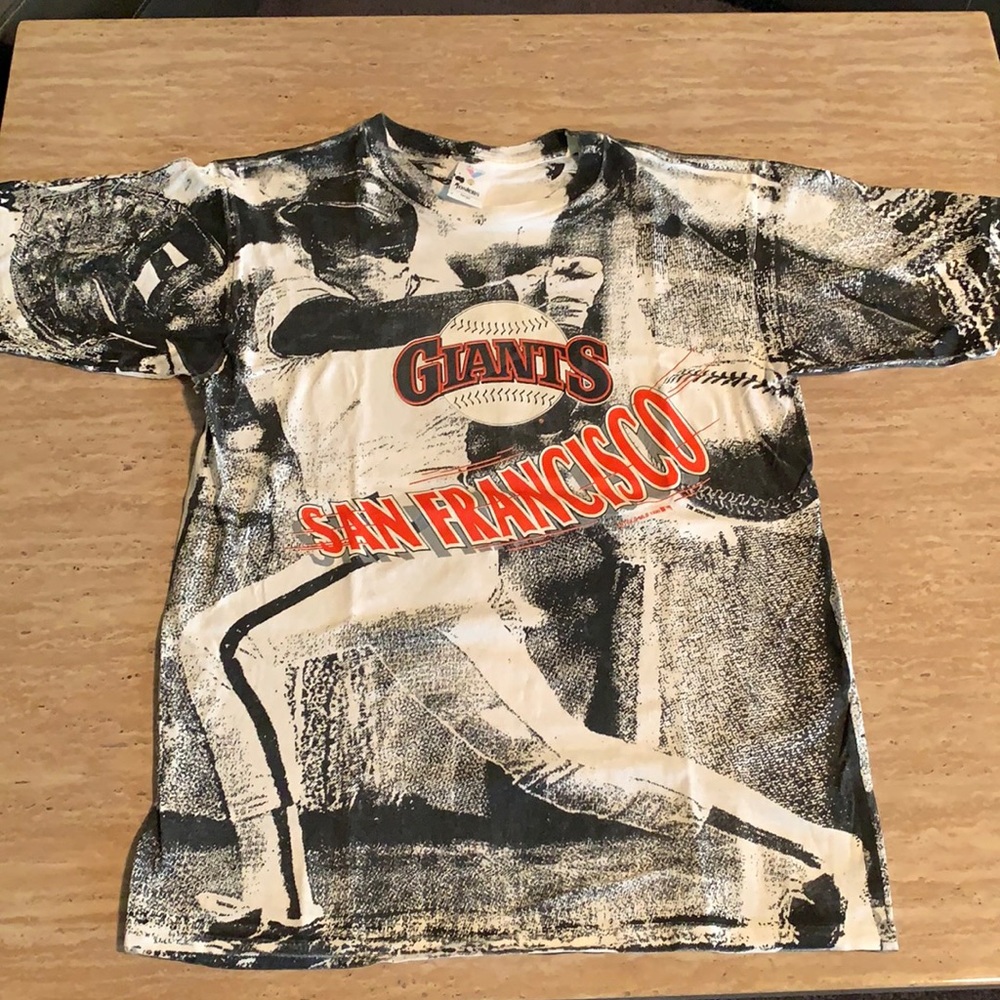 MLB San Francisco Giants NWOT Collectible T-shirt - Size Large